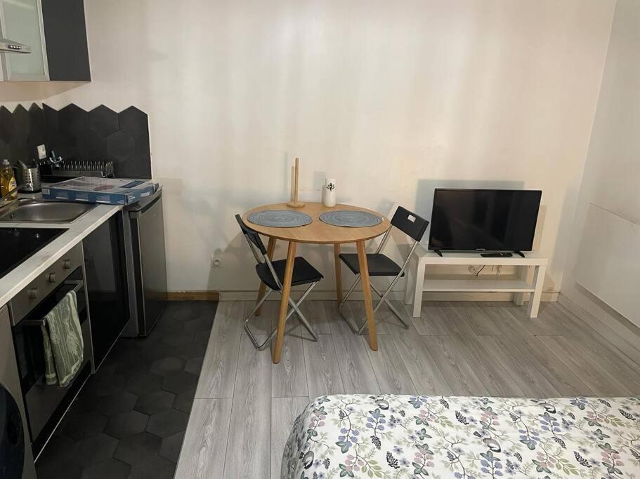 Studio One Proche Ligne 14 Kremlin Bicetre Arcueil Bagian luar foto